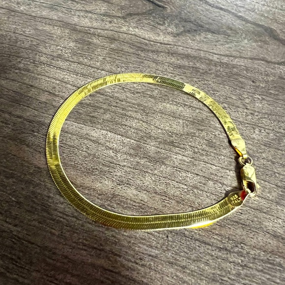 Like New 18K Yellow Gold over Sterling Silver Herringbone Bracelet - Picture 1 of 4